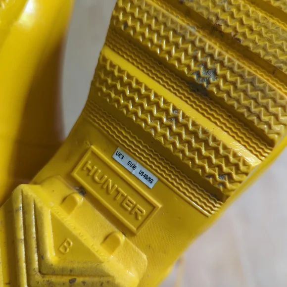 Hunter Original Kids Gloss Classic Yellow Rain Boots Big Kid 4 Youth - Picture 7 of 11